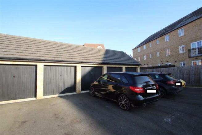 Garage & parking