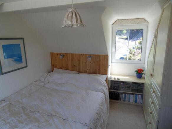 BEDROOM 2