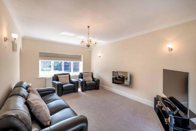 4 bed Detached for sale Image 12