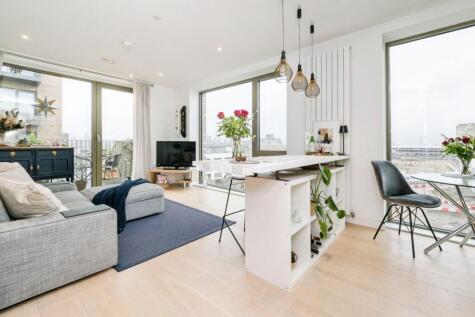 4 Cunningham Avenue, Royal Wharf, E16