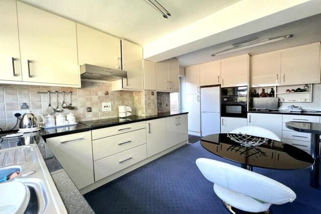 Breakfast Kitchen 