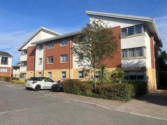 ACORN GARDENS, PLYMPTON, PLYMOUTH PL7 4NJ