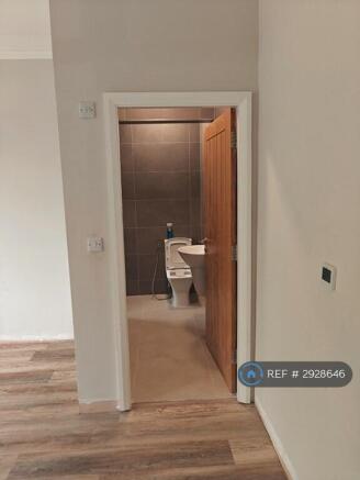 Front Living Shower/Wetroom