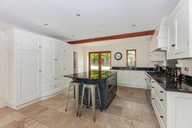 5 bed Village House for sale Image 8
