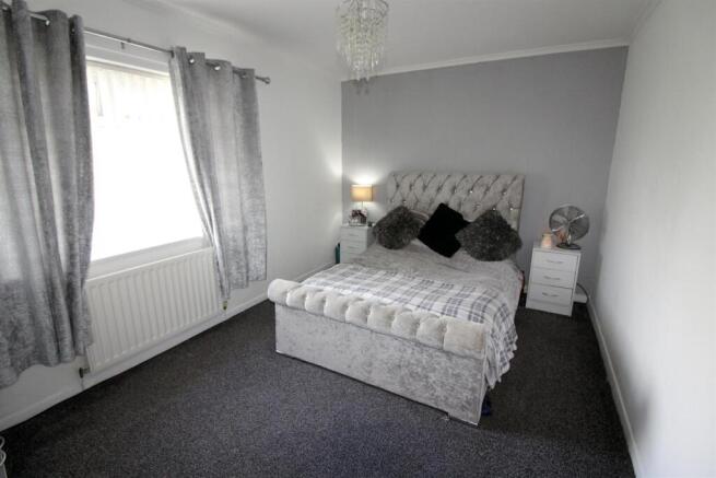 3 bed Semi-Detached for sale Image 6