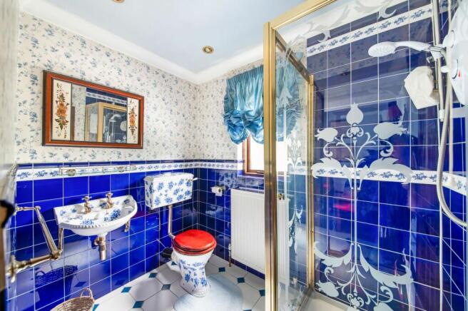 SHOWER ROOM