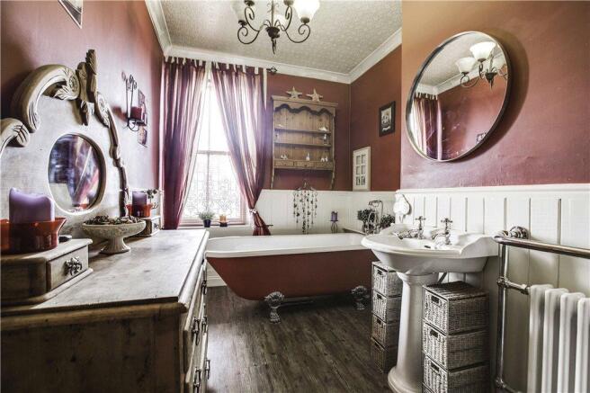 1st Floor Bathroom
