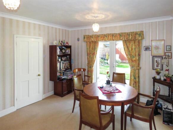 Dining Room.JPG