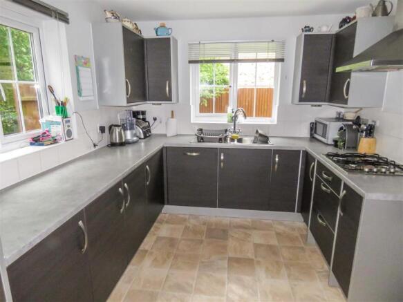KITCHEN / BREAKFAST ROOM
