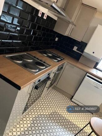 Fully Fitted Kitchen