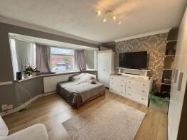 4, Northcote House, Larch Crescent, Hayes UB4 9DS