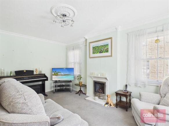 1 bed Semi-Detached Bungalow for sale Image 4