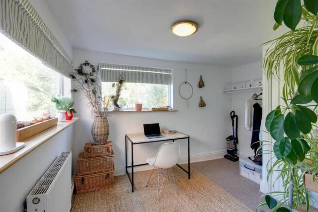 3 bed Terraced for sale Image 8