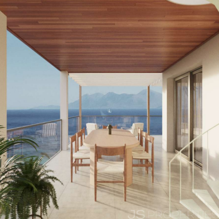 Complete building on the beachfront with seven apartments and a commercial unit