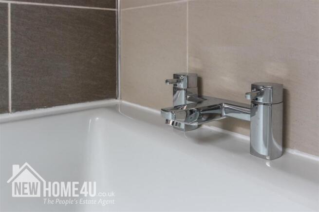 FAMILY BATHROOM: