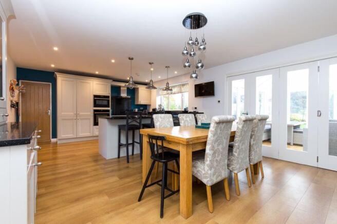 Kitchen/Dining...
