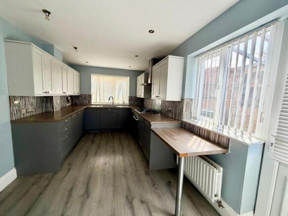 3 bed Semi-Detached for sale Image 5
