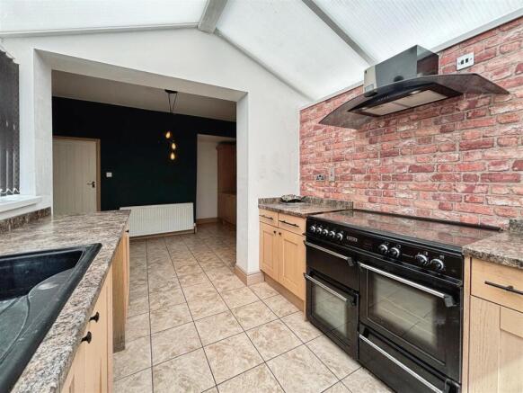 4 bed Terraced for sale Image 4