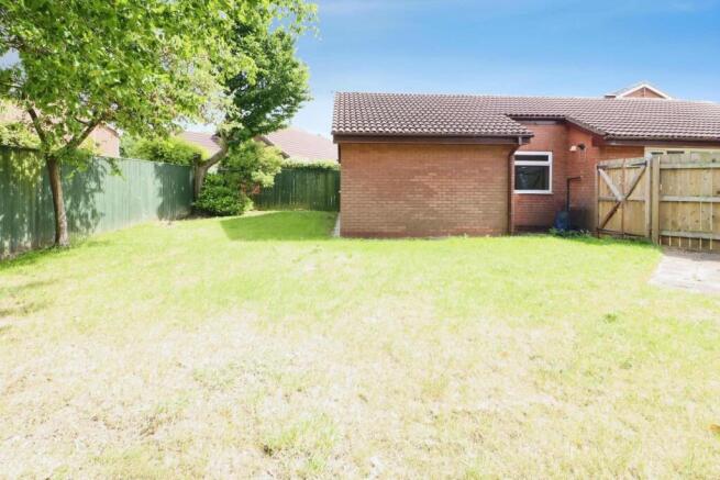 2 bed Detached Bungalow for sale Image 12