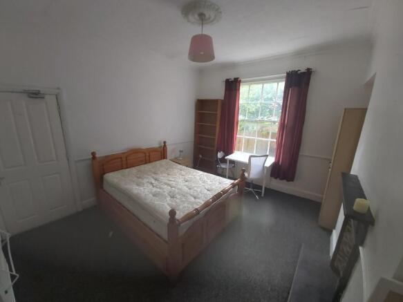 6 bed Terraced to rent Image 7