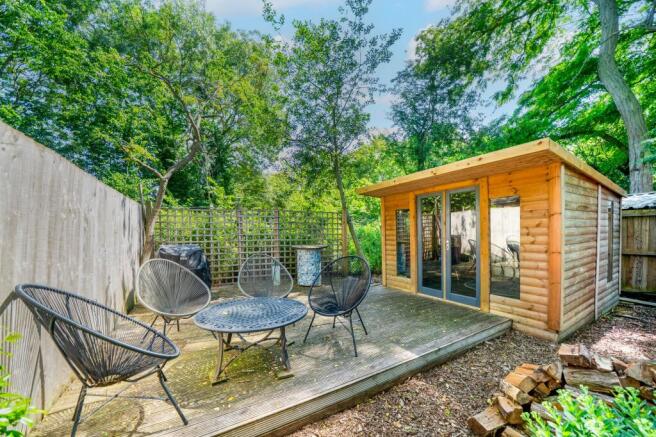 Hillside Avenue, Bridgnorth, WV15 photo 4