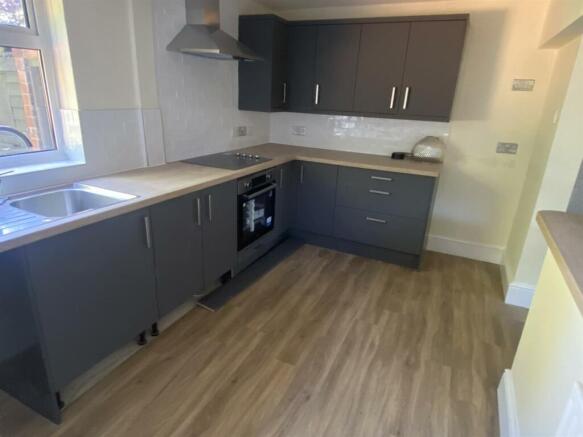 Dining kitchen - kitchen area