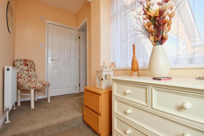 3 bed Detached Bungalow for sale Image 12