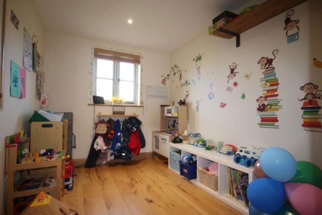 Photo 9