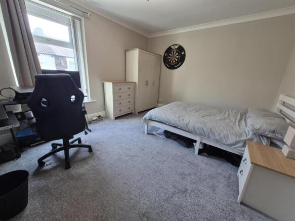BEDROOM 2
