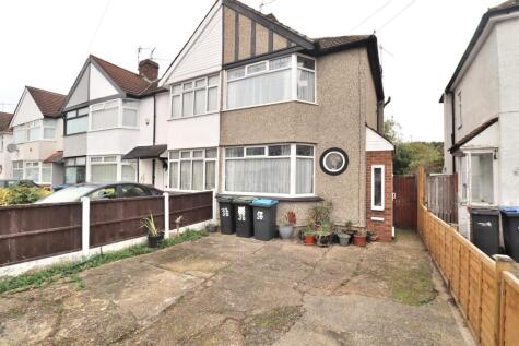 Curzon Avenue, Enfield