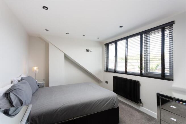 4 bed Semi-Detached for sale Image 10