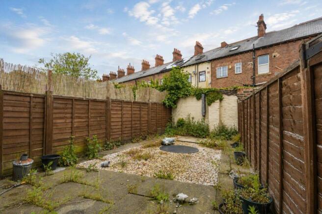 2 bed Terraced for sale Image 8