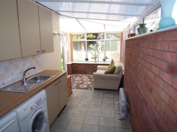 CONSERVATORY/UTILITY