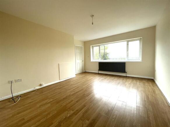 3 bed Maisonette to rent Image 4