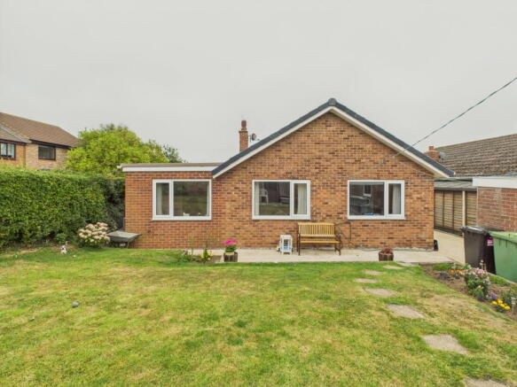 2 bed Detached Bungalow for sale Image 3