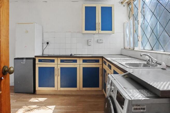 17 Ebbisham Drive, Vauxhall, London, SW8 1UB