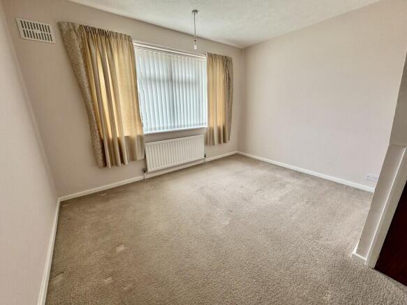 4 bed Detached Bungalow for sale Image 10