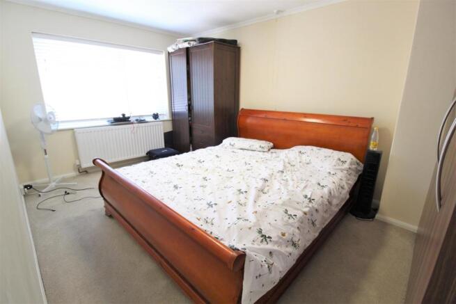 Bedroom 1.jpg