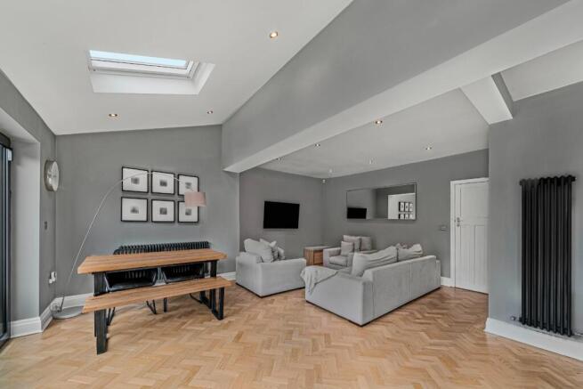 Litherland Road, Sale, Cheshire, M33 photo 4