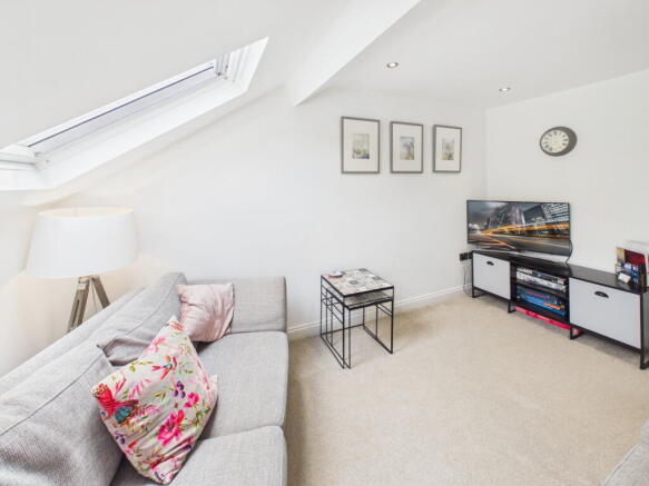 2 bed Flat for sale Image 5