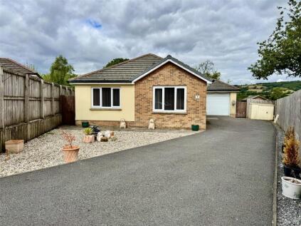 Maes Llewelyn, Glanamman, Ammanford