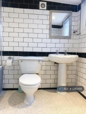 Bathroom (Downstairs)