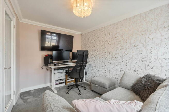 4 bed Detached for sale Image 7