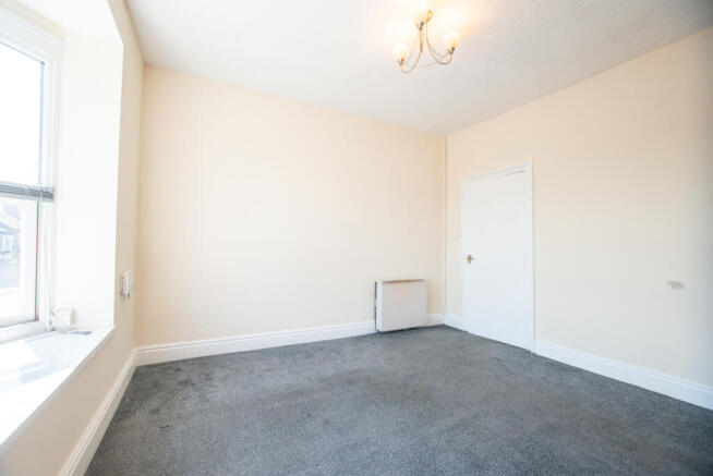 2 bed Flat to rent Image 3
