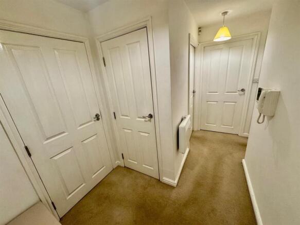 2 bed Flat for sale Image 12