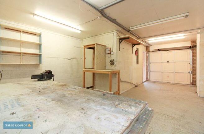 Garage/Workshop