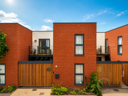 26, Bata Mews, Tilbury RM18 8FR