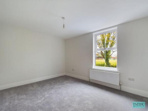 3 bed Terraced to rent Image 10
