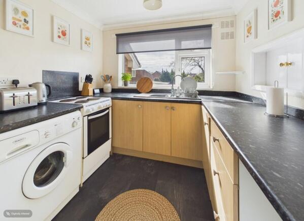 1 bed Apartment to rent Image 6