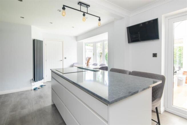 Kitchen / Dining